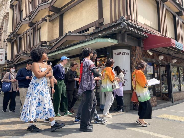 導入事例｜「VoiceBiz® Remote」 外国人向け街歩きツアー