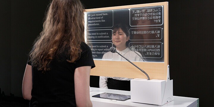 翻訳ツールに透明ディスプレイを活用するメリット｜TOPPAN