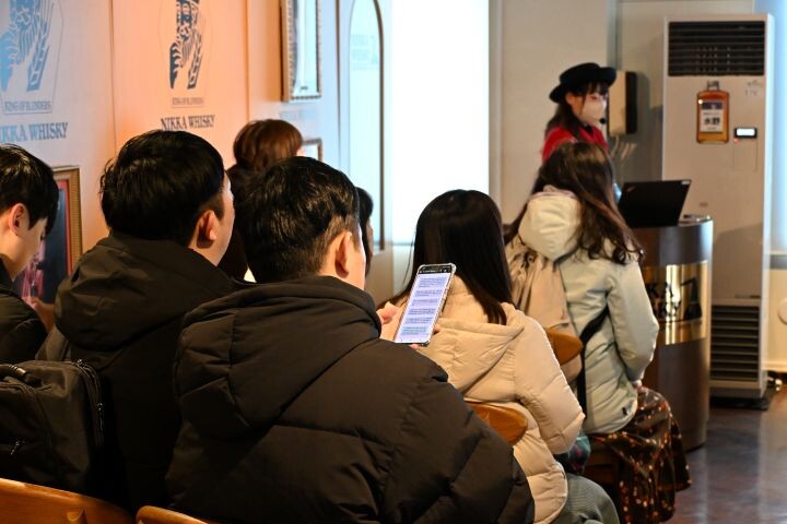 『VoiceBiz® Remote』ニッカウヰスキー株式会社様 　北海道 余市蒸溜所見学ガイドツアーでの導入事例｜TOPPAN