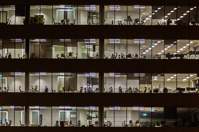 カーテンウォールの「スパンドレルパネル方式」とは｜その他施工方法との違いやおすすめ建材について解説