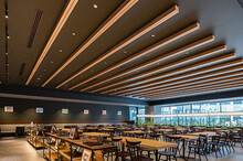 ルーバー天井とは｜メリット・デメリットと種類・採用事例、後悔しないためのポイントを解説