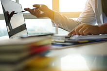 建築基準法・消防法における「内装制限」｜規定の内容と緩和条件、違いを解説